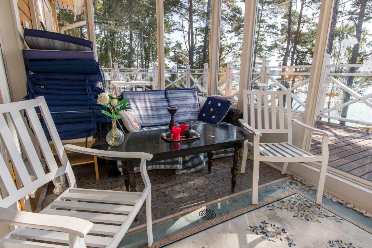 Villa Harald - Beachfront Hitis Esterno foto