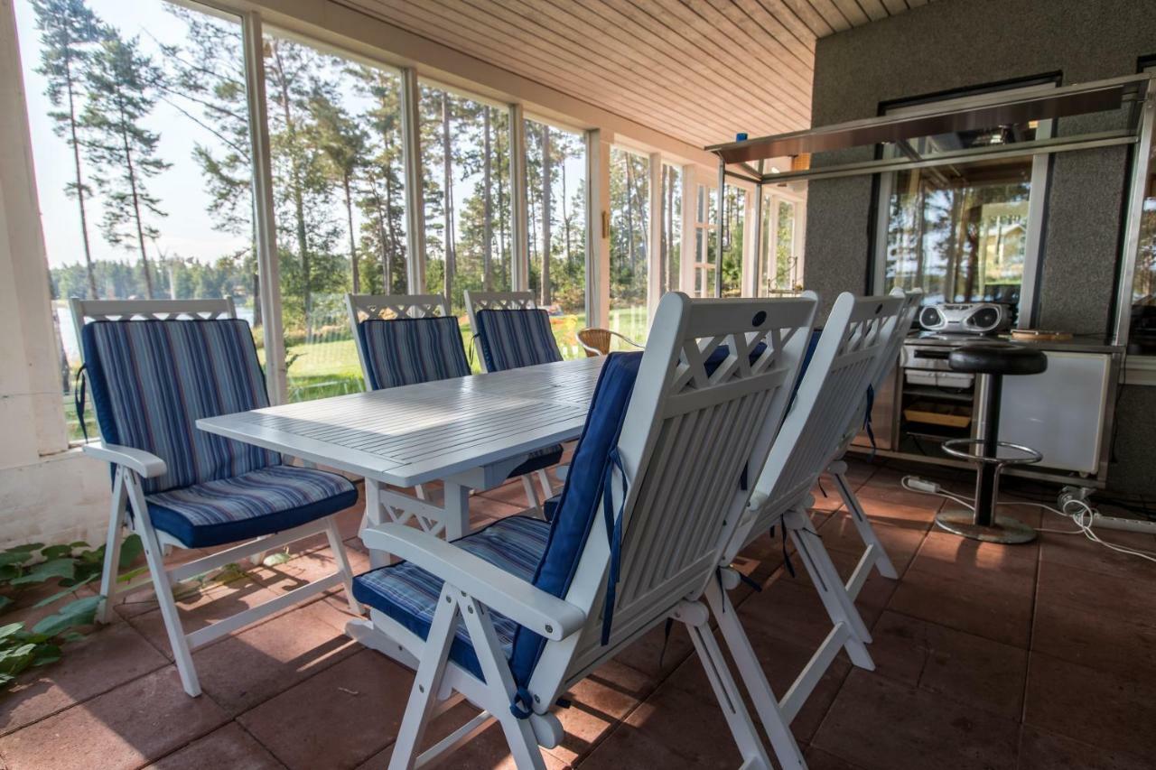 Villa Harald - Beachfront Hitis Esterno foto