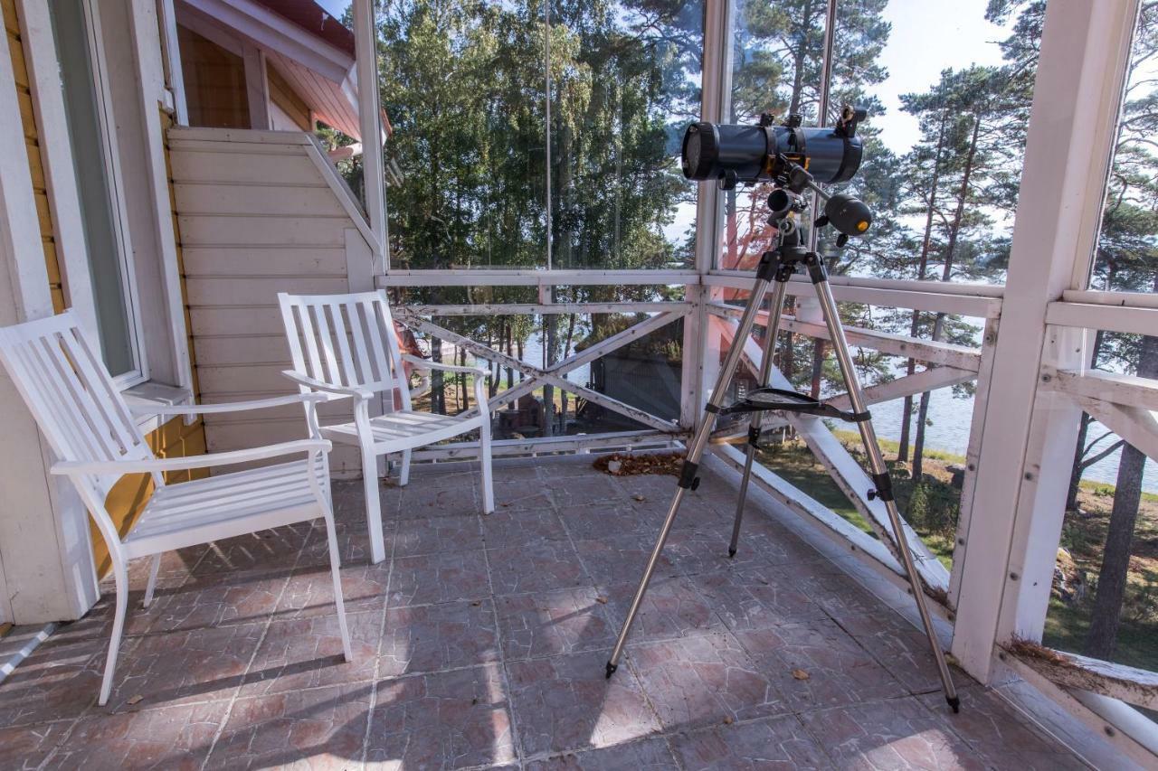 Villa Harald - Beachfront Hitis Esterno foto