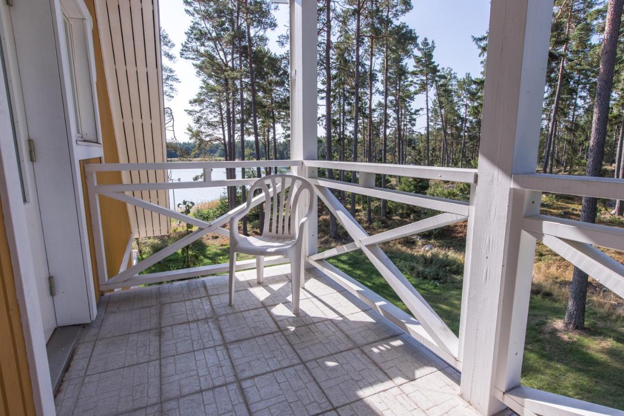 Villa Harald - Beachfront Hitis Esterno foto