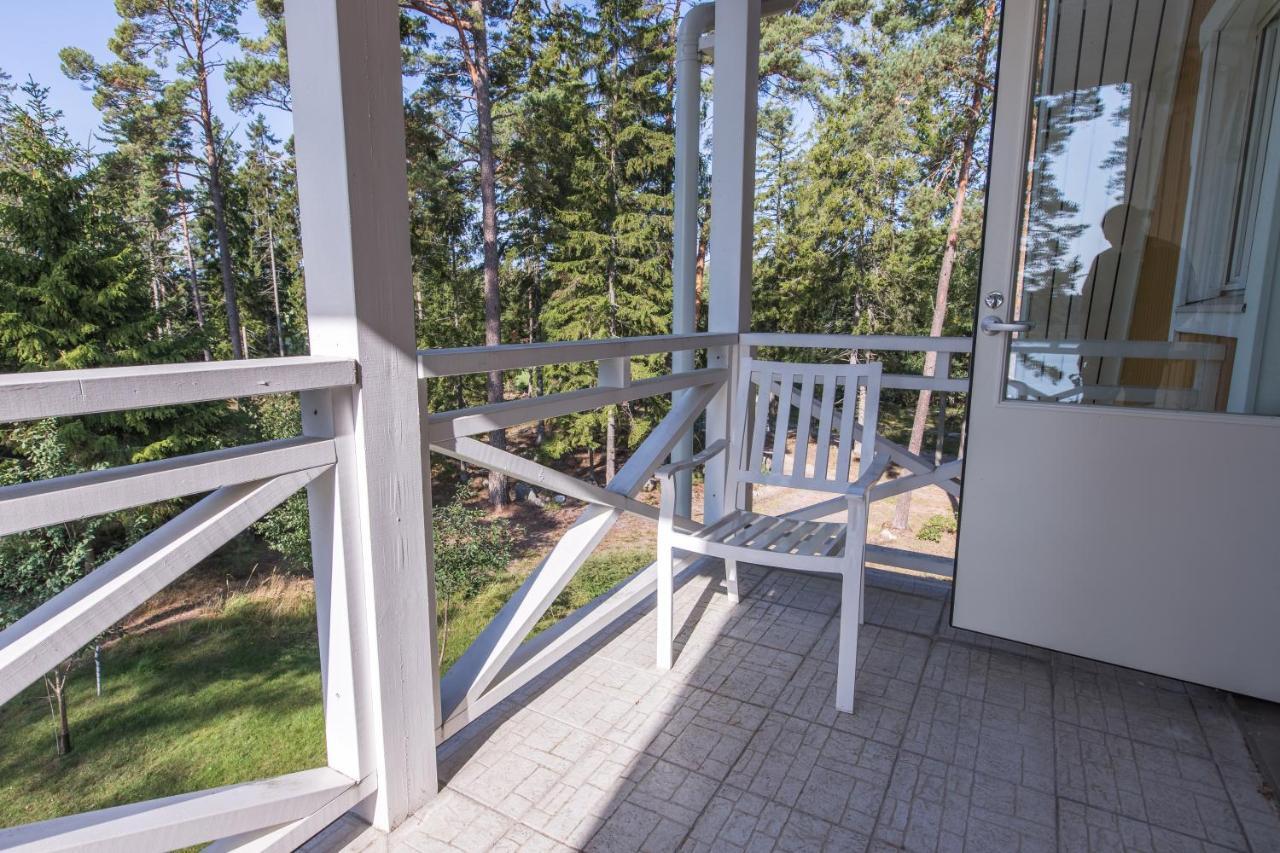 Villa Harald - Beachfront Hitis Esterno foto